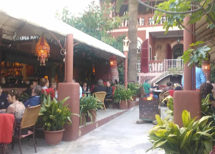 Hostal Corona