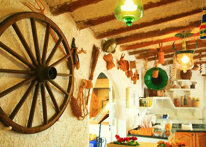 Villa Columbus Rooms And Restaurant Peguera, Spanien