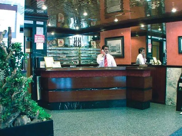 Hotel Leon