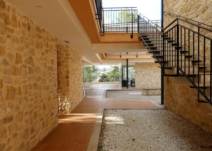 Hotel de Montaña La Rocha Quesa, España