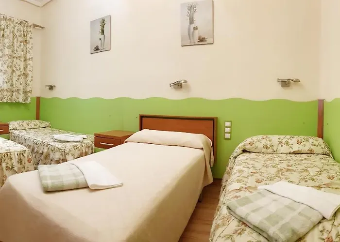 Hostal De La Torre Hostal Economico Valladolid, España