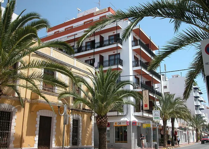 Apartamentos Ebusus Santa Eulalia del Río, España