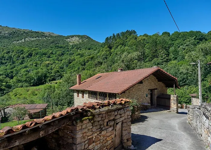 Complejo Rural La Tahona De Besnes Hostal Alles, España