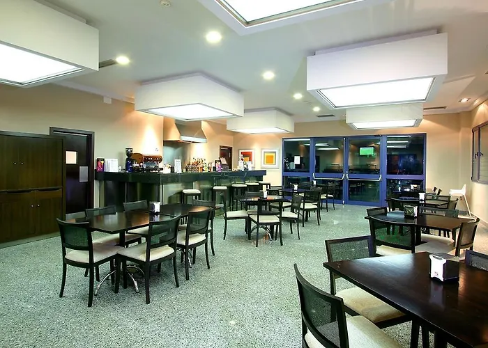 Hotel Puerta De Alcala