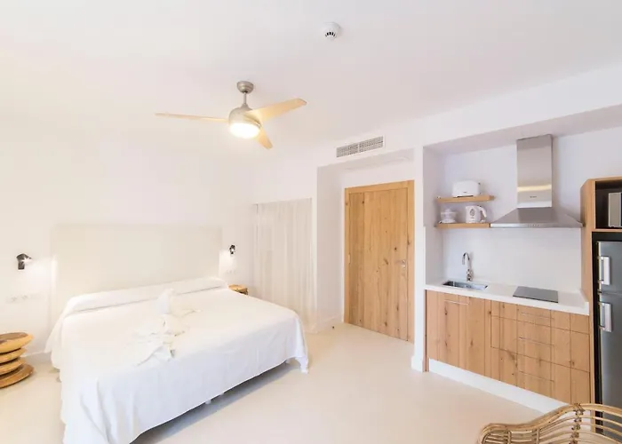 Sa Cala Suites Es Caló, España
