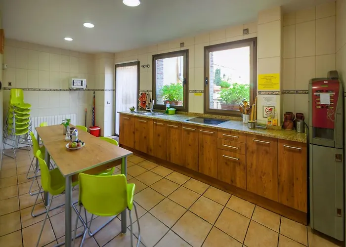 Albergue San Saturnino Ventosa , España