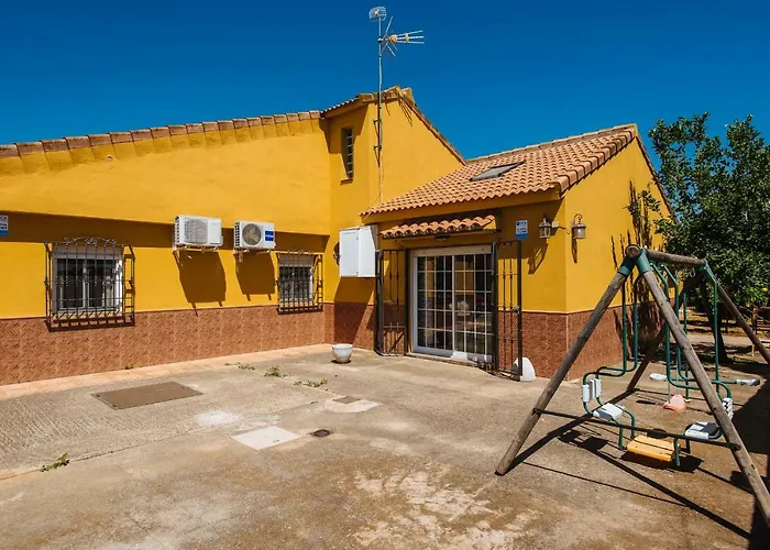 Villa Oasis Los Naranjos con jacuzzi 15 min Sevilla Almensilla, España