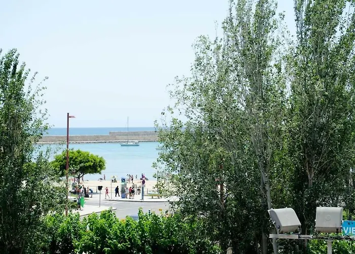 Primera línea en Playa Sur. Plaza Constitución
