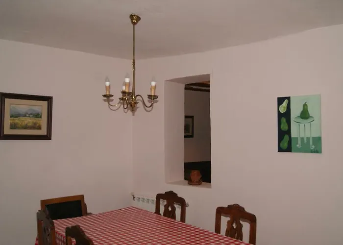 Hostal Casa Cardelina Camporrells, España