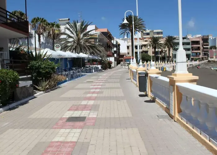 Canarifornia - Free Parking And Family Getaway