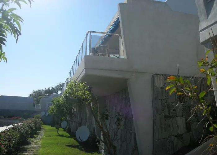 Villa Flamboyan