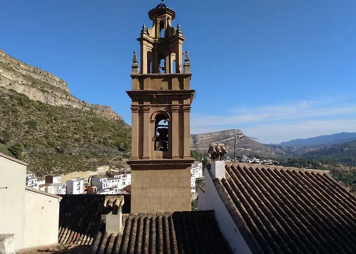 La Muralla Del Castillo Chulilla, España