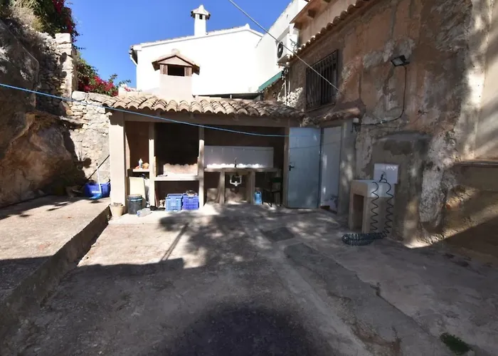 La Muralla Del Castillo