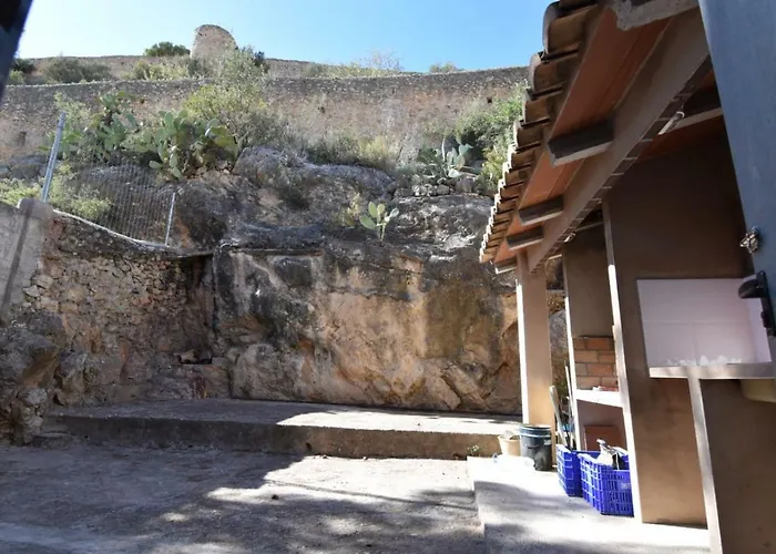 La Muralla Del Castillo