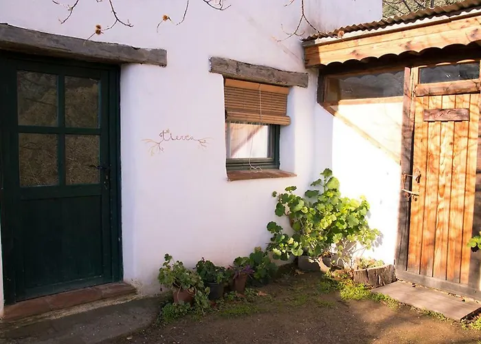 Casa De Los Guindales