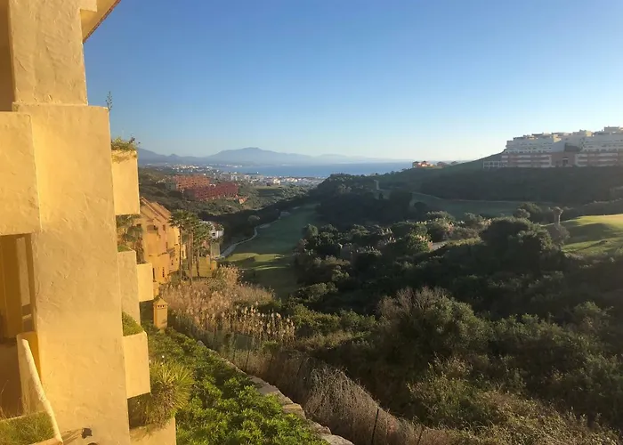 Duquesa Village (La Casa del Loonos)