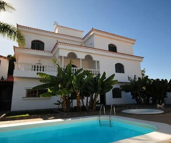 Villa Carolina With Private Heated Pool