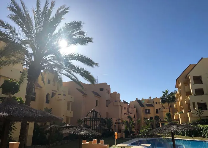 Duquesa Village (La Casa del Loonos)