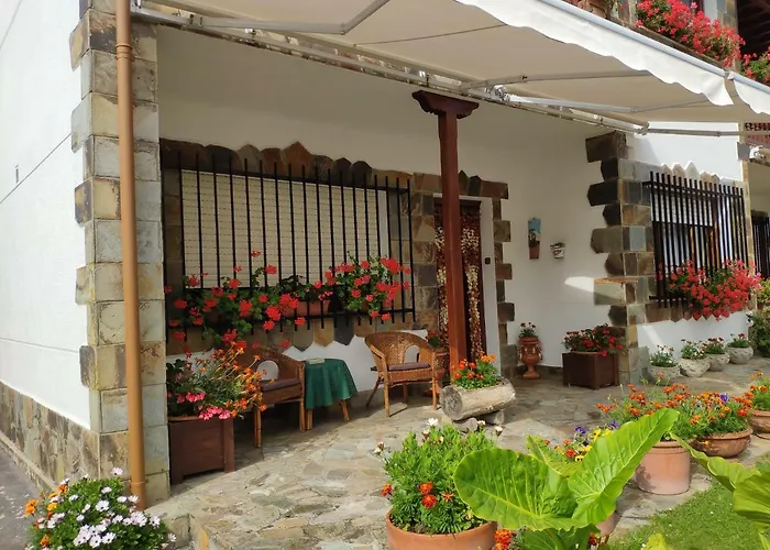 Apartamentos El Calleju Orena, España
