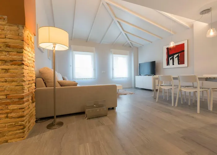 APARTAMENTOS TURISTICOS - PAPEL ARMADO - Calle Caldereros 33 Tudela, España