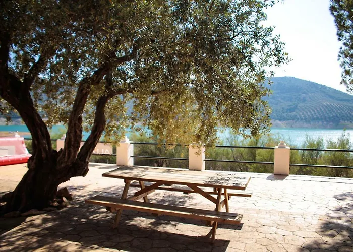 CENTRO DE OCIO ALÚA Casa Rural Iznájar Lago de Andalucía, España