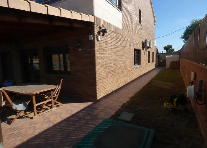 Moderno Con PISCINA En