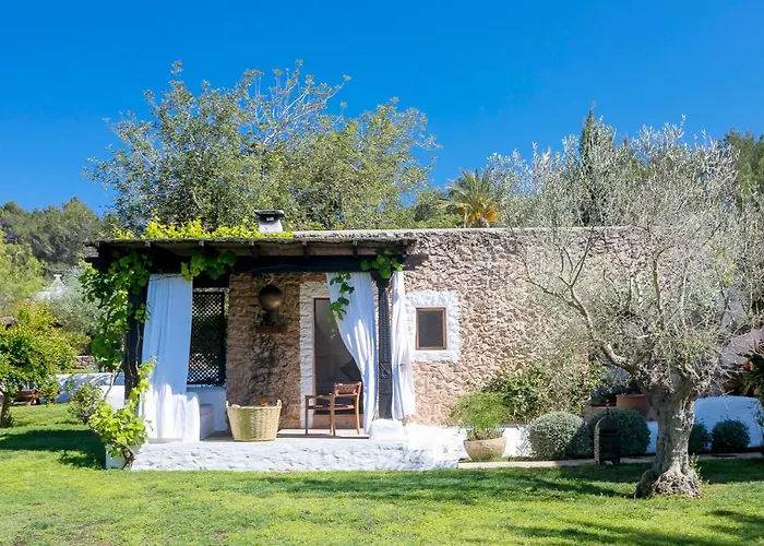 Agroturismo Atzaró Santa Eulalia del Río, España