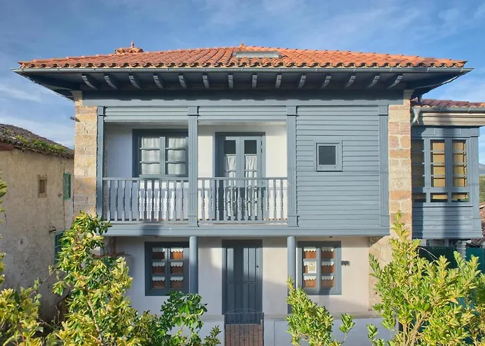 Apartamentos La Llongar