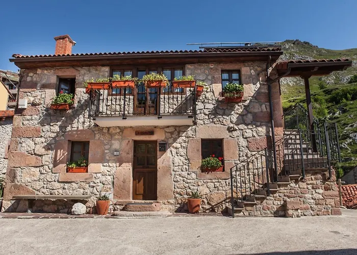 Apartamentos Rurales El Tio Pablo Picos de Europa Tresviso, España