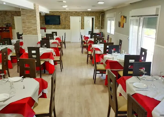 Hostal Montreal Outes, España
